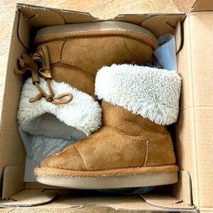 Okie Dokie fleece lined toddler boots size 6